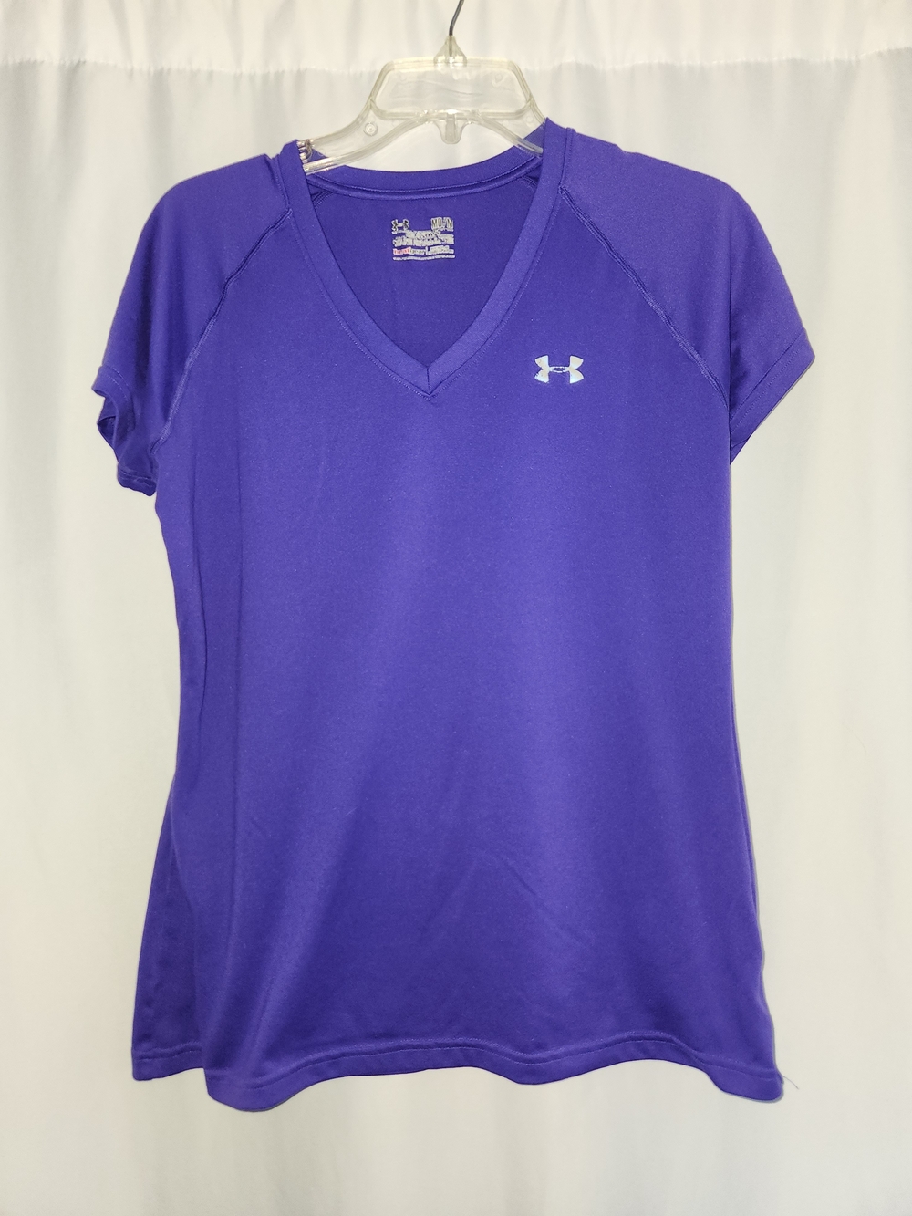 Under Armour Women’s Purple V-Neck Short Sleeve Athletic Tee #breathable #soft